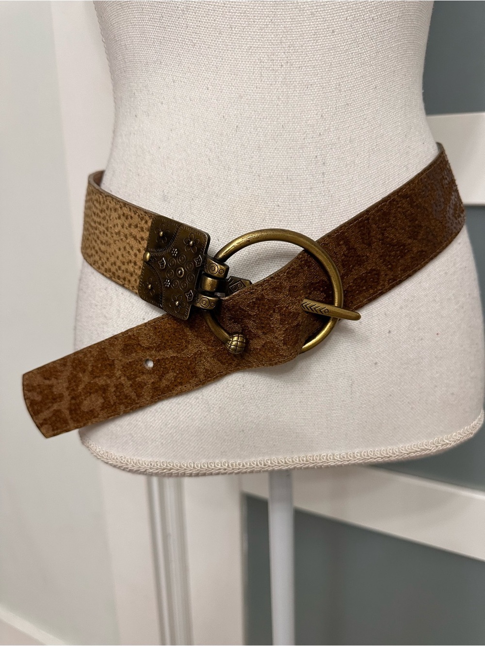 Vtg MZ New York Brown Leather Belt Antique Brass Ring Buckle SZ Med Unique Retro